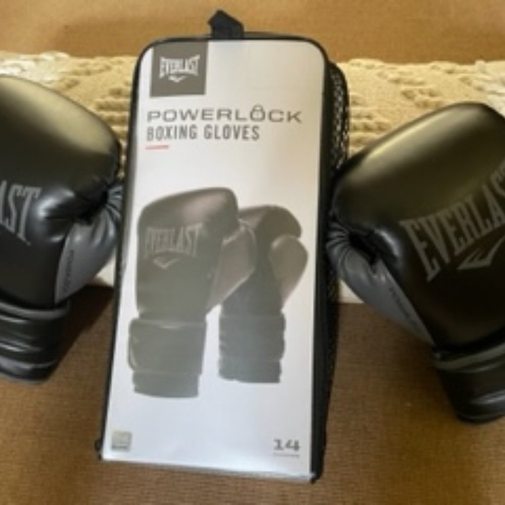 NEW EVERLAST POWERLOCK 14 OUNCE BOXING GLOVES NWT EVERLAST